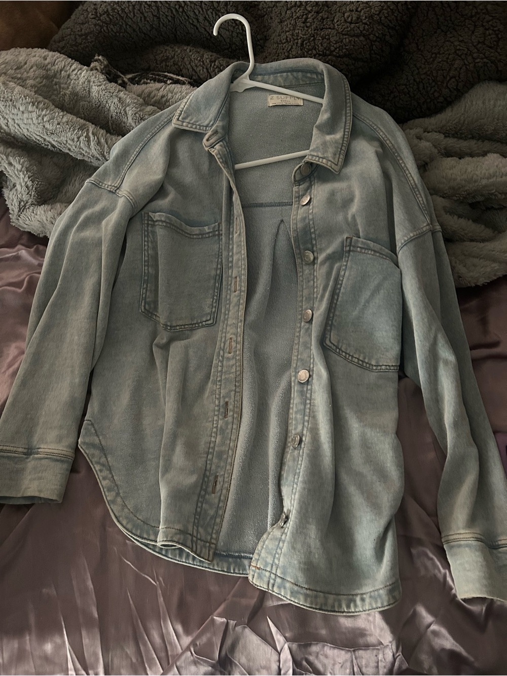 Zsupply button up top small